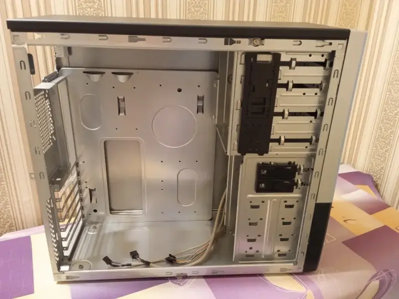 Корпус компьютерный Foxconn TLA-397 ATX, micro-ATX