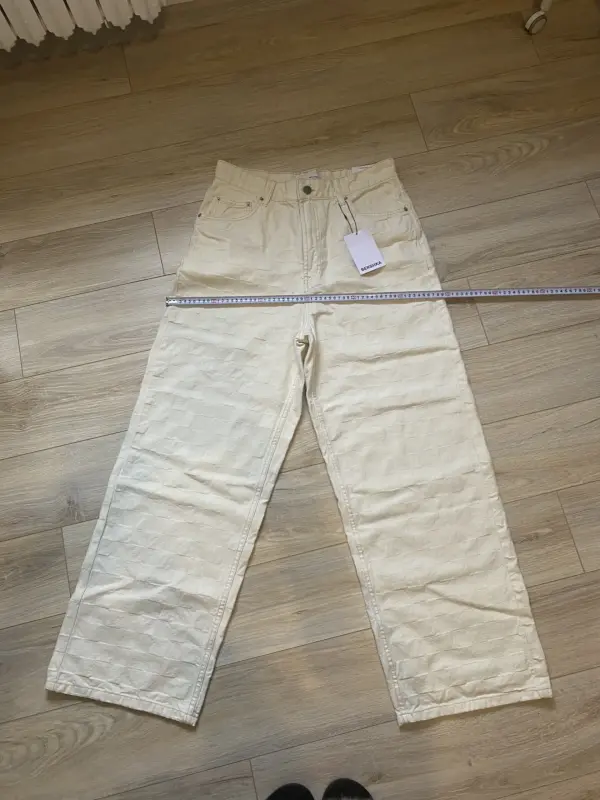 Джинсы Bershka