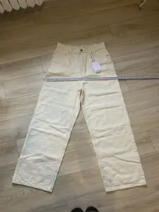 Джинсы Bershka