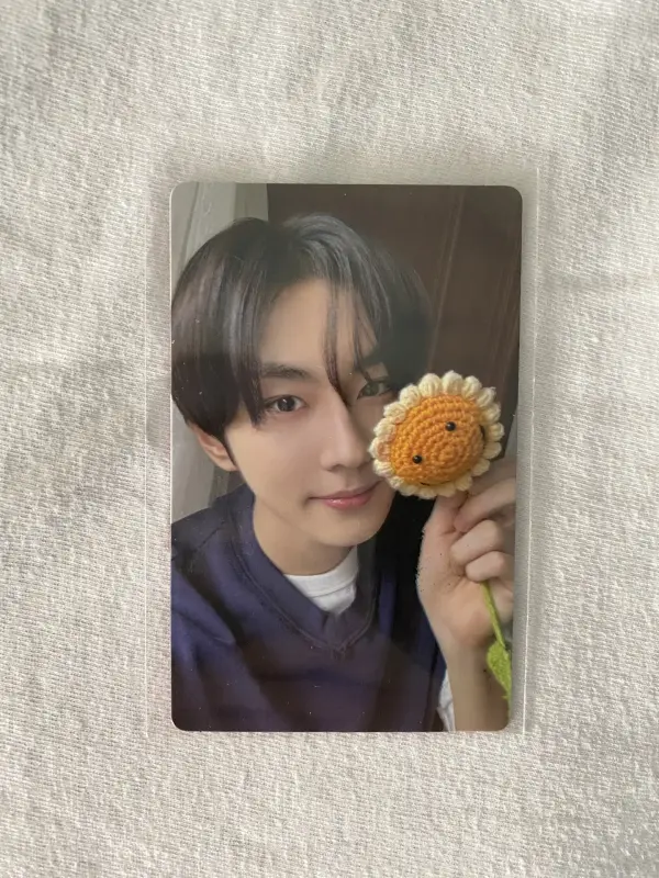 k-pop альбом enhypen,фотокарта enhypen и stray kids,плакат stray kids