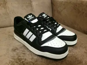 Новые мужские кроссовки adidas