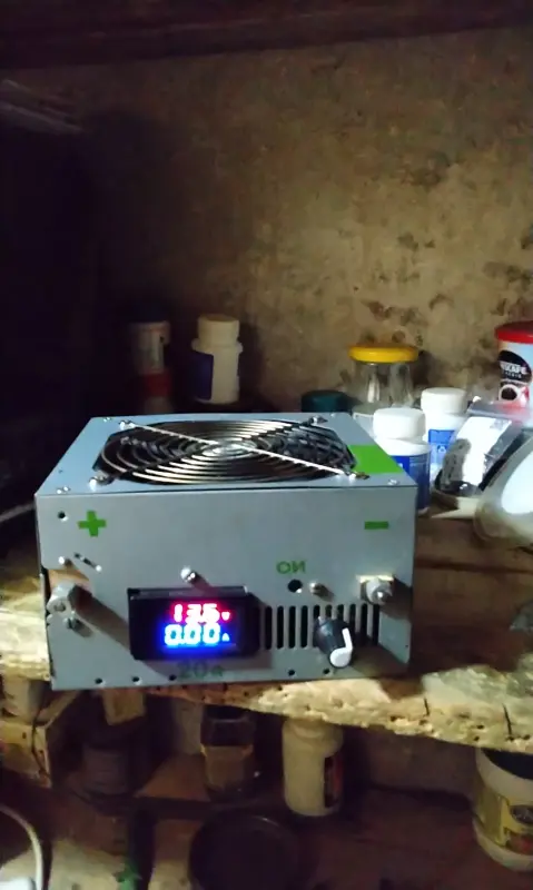 Автомобильное зарядное.