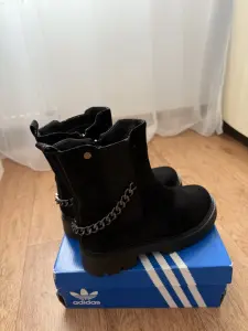 Ботинки