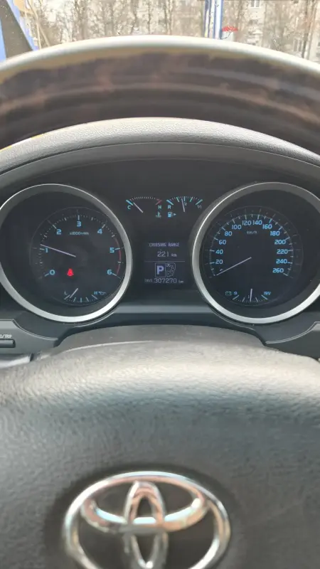 TOYOTA LAND CRUISER 200