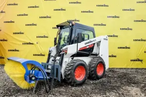 Аренда мини-погрузчика Lonking CDM 312 с дорожной щеткой / гидромолотом