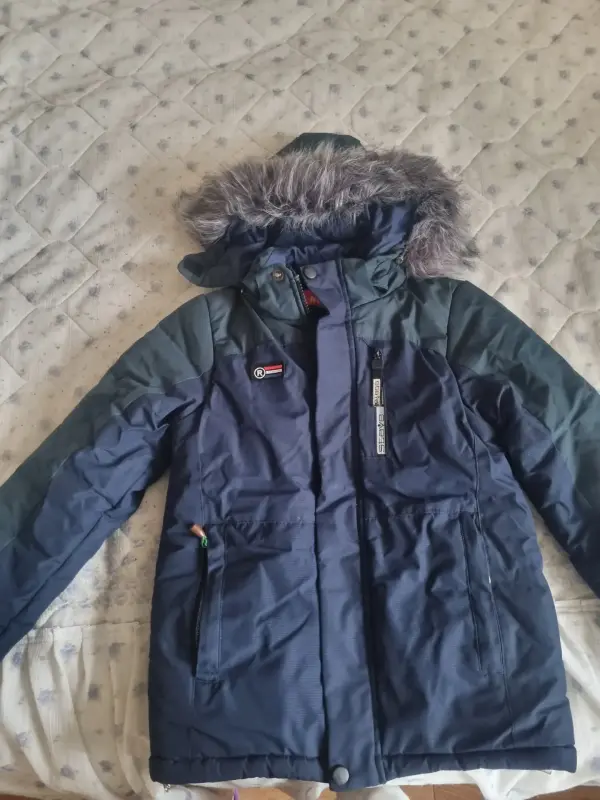 Зимняя куртка для мальчика 9-10 лет