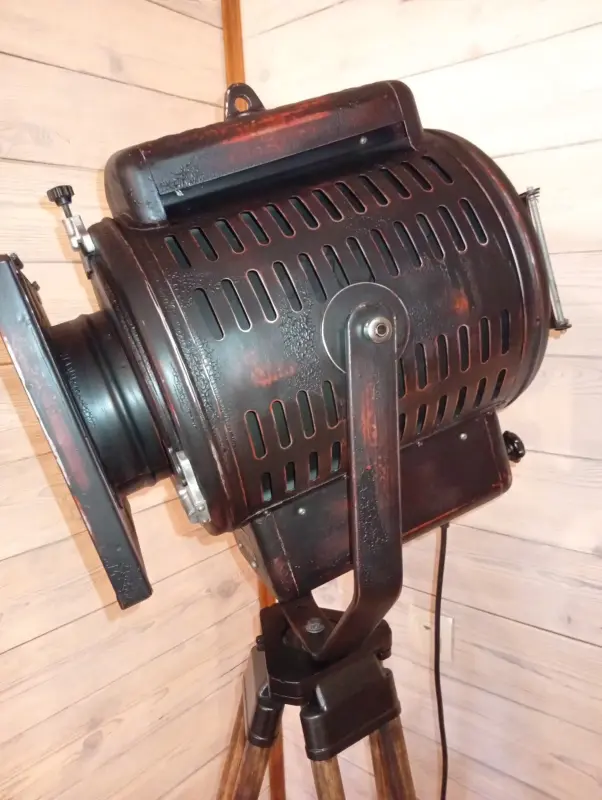 Прожектор светильник лофт на треноге штативе