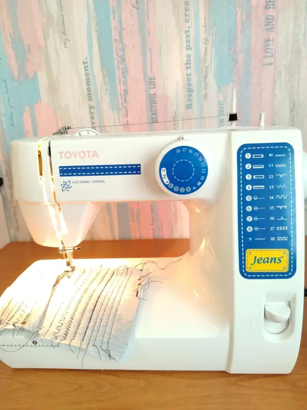 Швейная машина Toyota jeans