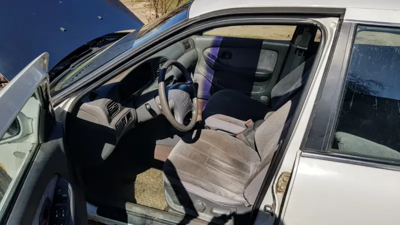 Сиденье переднее левое Kia Clarus