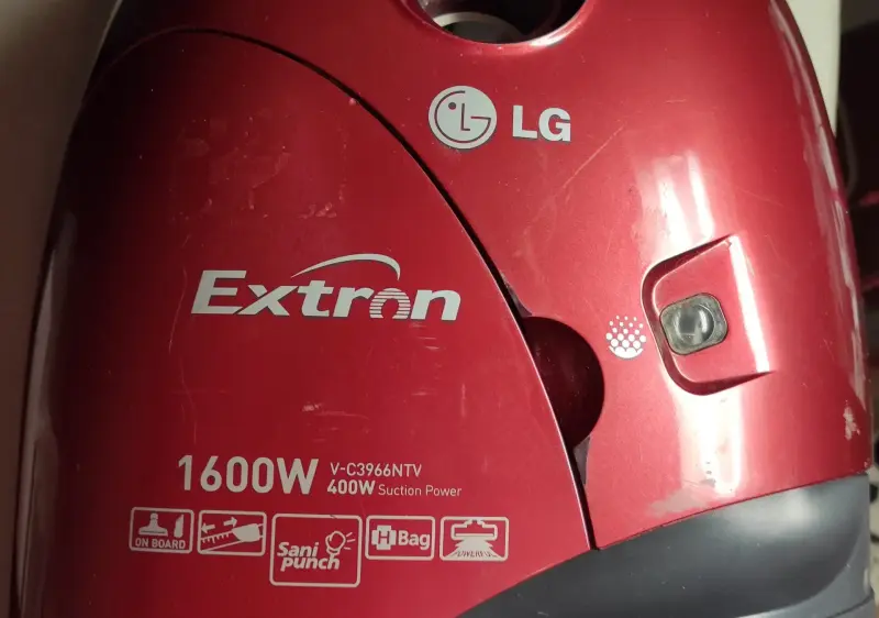 Пылесос электрический бытовой LG, вакуумный (с мешком)