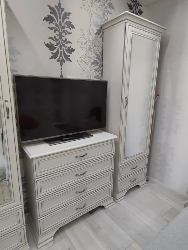 Набор мебели : 2 шкафа+ комод