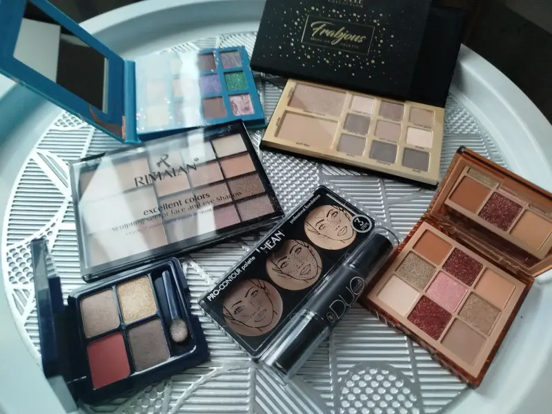 Косметика уходовая и декоративная