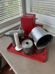 Электромясорубка ''ПОМОЩНИЦА''