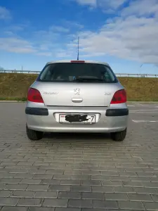 Автомобиль Peugeot
