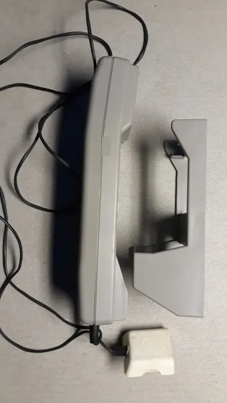 Аппарат-трубка телефонный кнопочный: в одной трубке весь аппарат