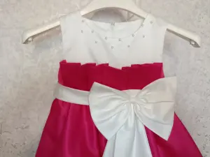 Платье нарядное.