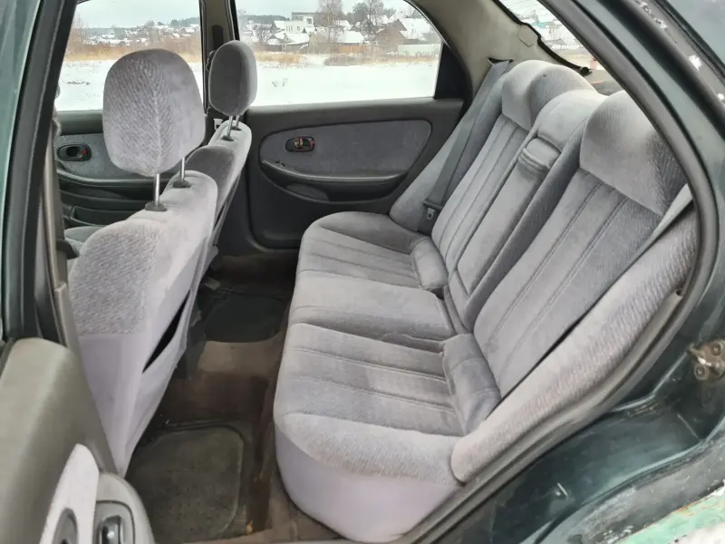 Задний ряд сидений Kia Clarus