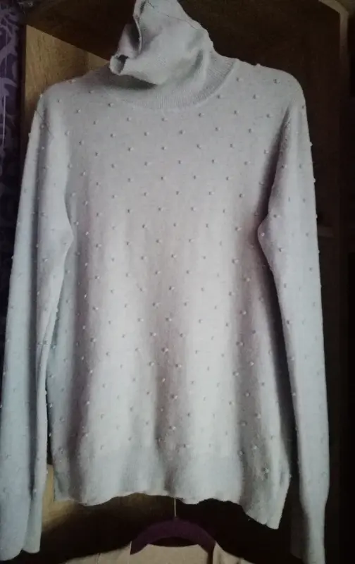 Нежно-голубой гольф