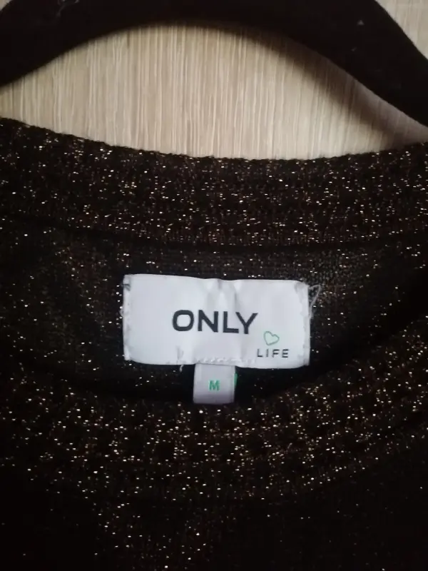 Восхитительный легкий джемпер с люрексом