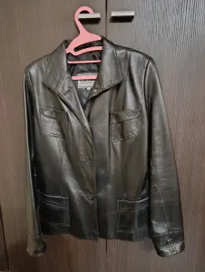 Пиджак кожаный.