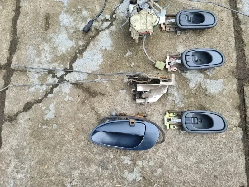 Ручка наружная задняя левая Kia Clarus