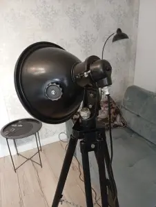 Светильник торшер лофт на треноге штативе