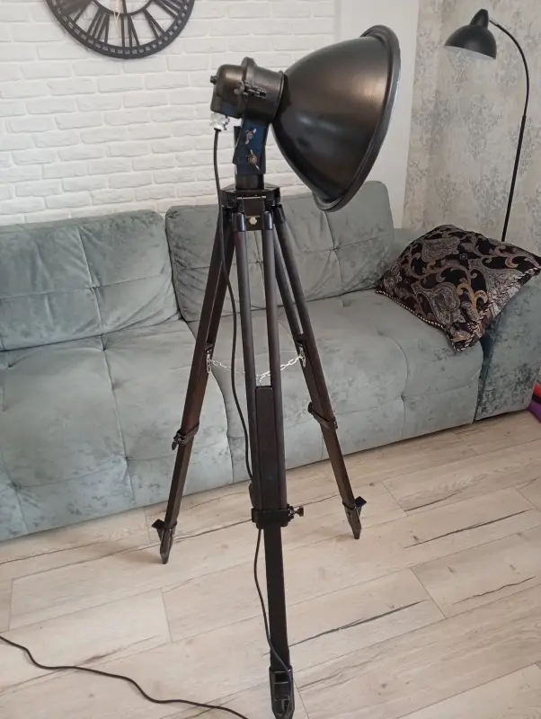 Светильник торшер лофт на треноге штативе