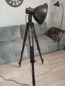 Светильник торшер лофт на треноге штативе