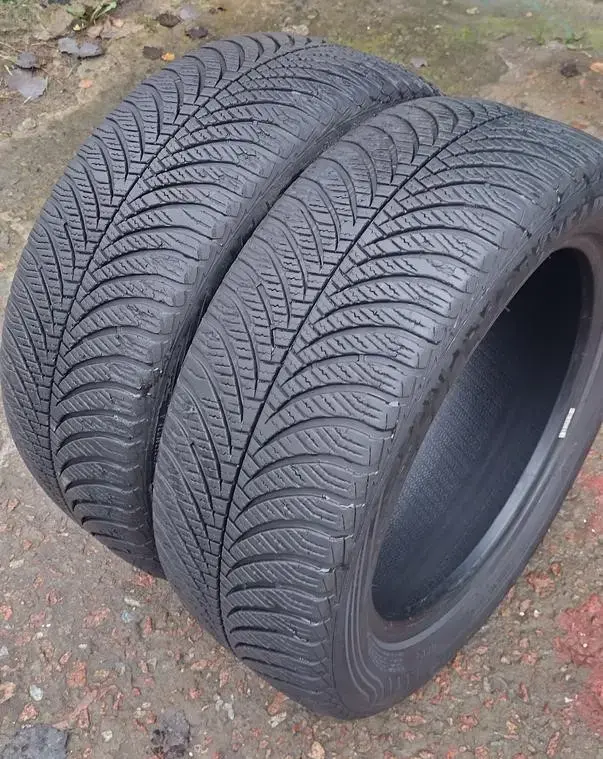 Зимние шины GOODYEAR 205/55 R16 2шт.