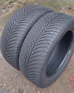 Зимние шины GOODYEAR 205/55 R16 2шт.