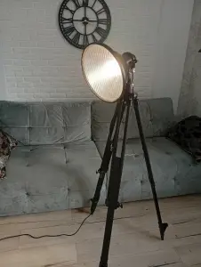 Светильник торшер лофт на треноге штативе