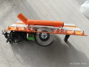 Заусовщик для запила плитки под 45 градусов фирма DLT с пылеотводом.