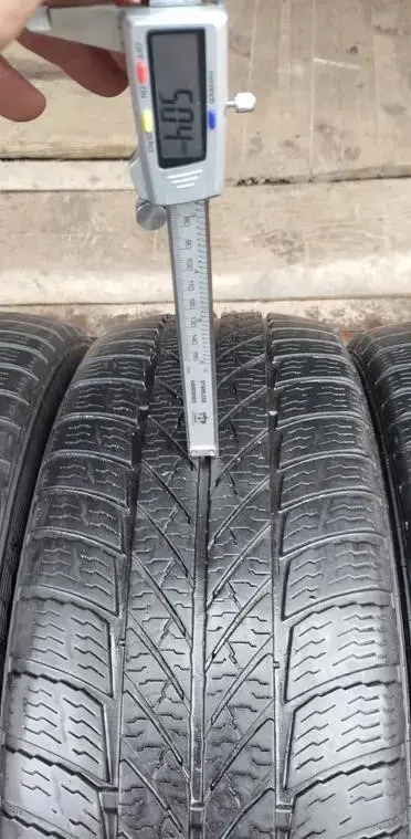 Зимние шины GISLAVED 205/55 R16 (4 шт.)