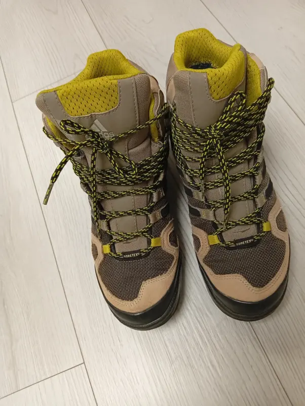 продам кроссовки