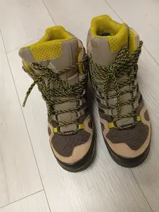 продам кроссовки