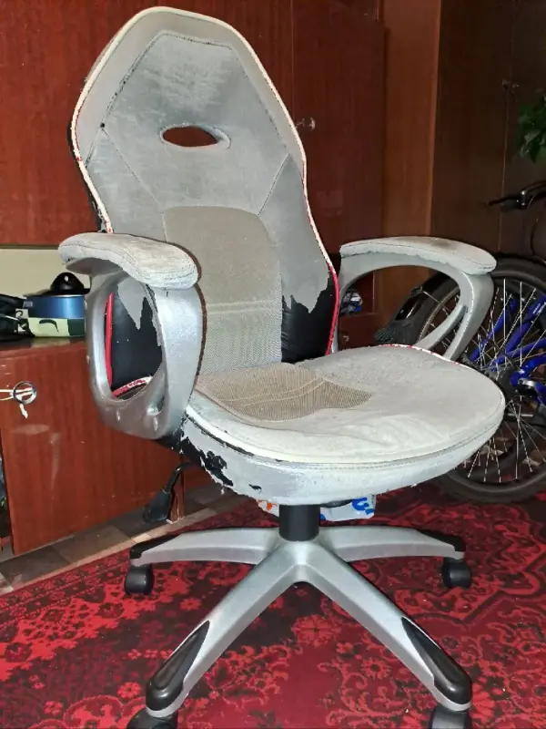 Компьютерное кресло с высокой спинкой!