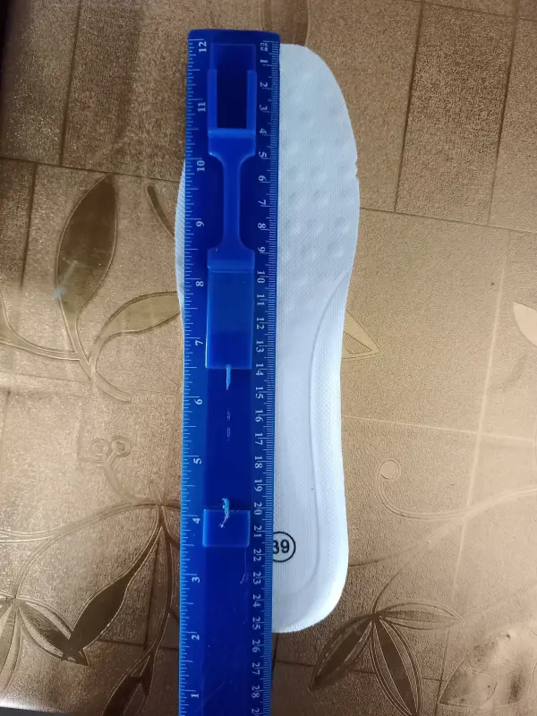 Женские кроссовки