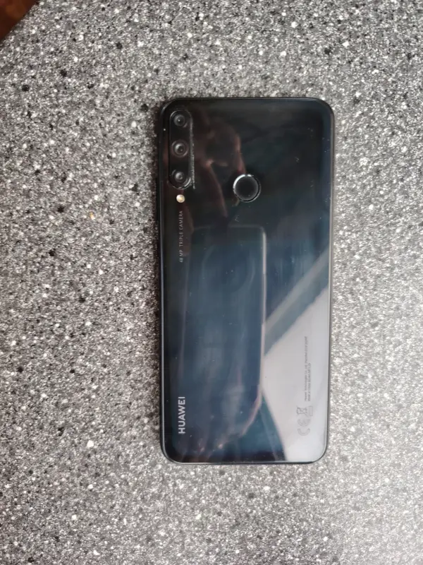 Мобильный телефон