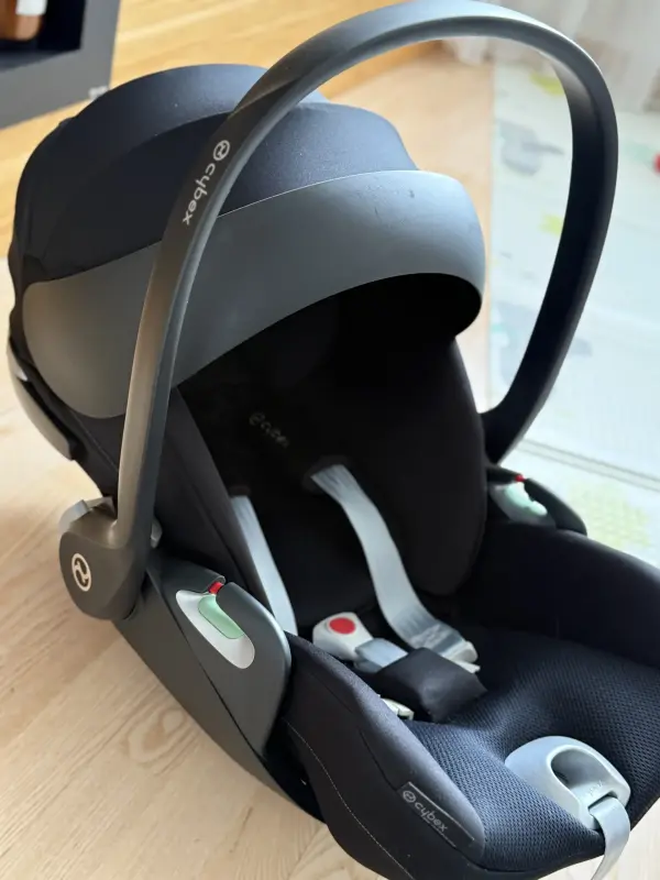 Детское кресло