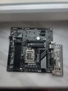 Материнская плата Gigabyte