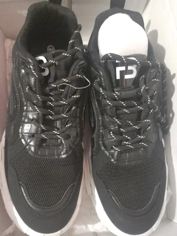 Стильныекроссовки