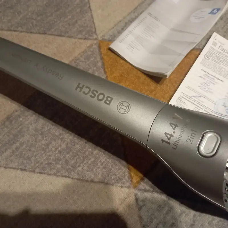 Вертикальный пылесос Bosch BBHL21435 (треснула ручка)