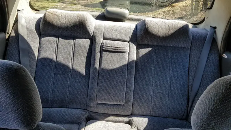 Задний ряд сидений Kia Clarus