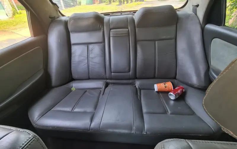 Задний ряд сидений Kia Clarus