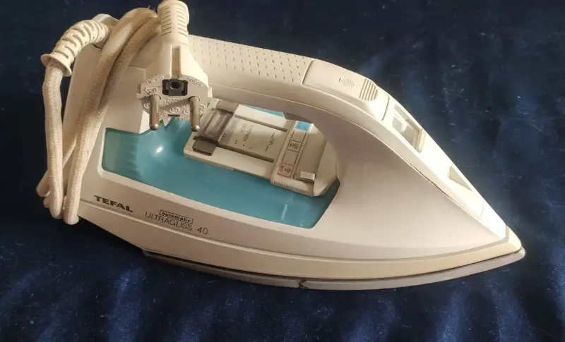 Продаю 3 утюга, выбирайте) цена с самого дешевого