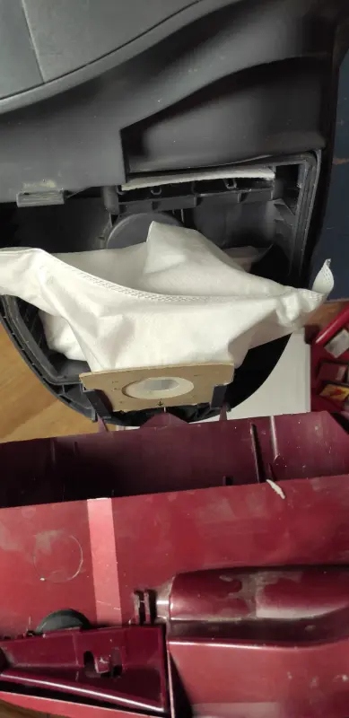 Пылесос электрический бытовой LG, вакуумный (с мешком)