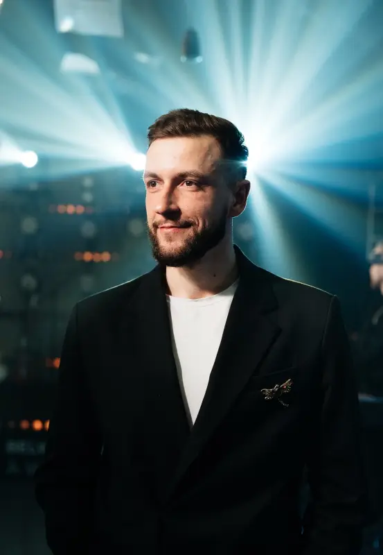 Ведущий Алексей Жилич