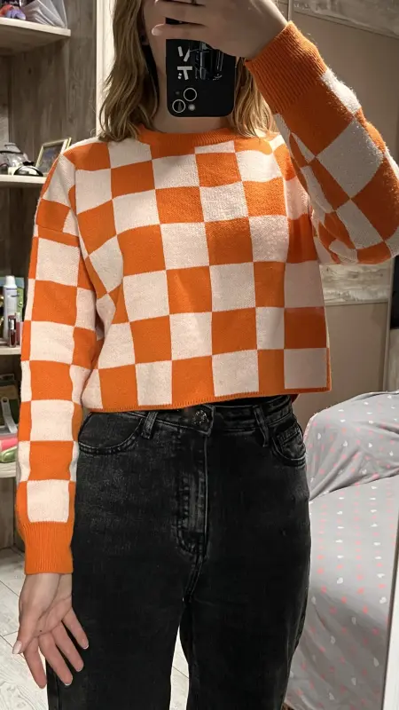 Кофта женская вязаная укороченная