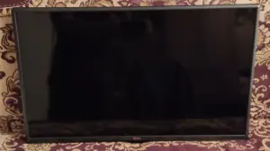 Телевизор LG 32LB552U неисправен