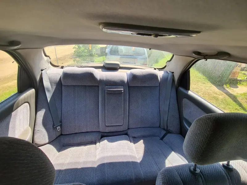 Задний ряд сидений Kia Clarus